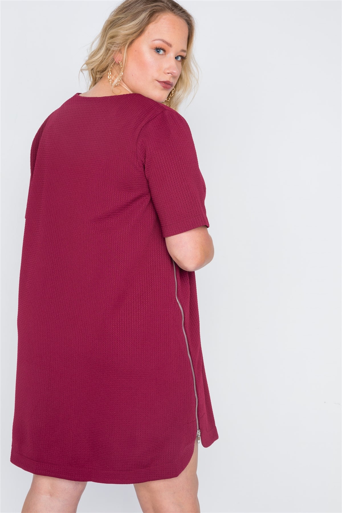 Plus Size Burgundy Textured Short Sleeve Dress