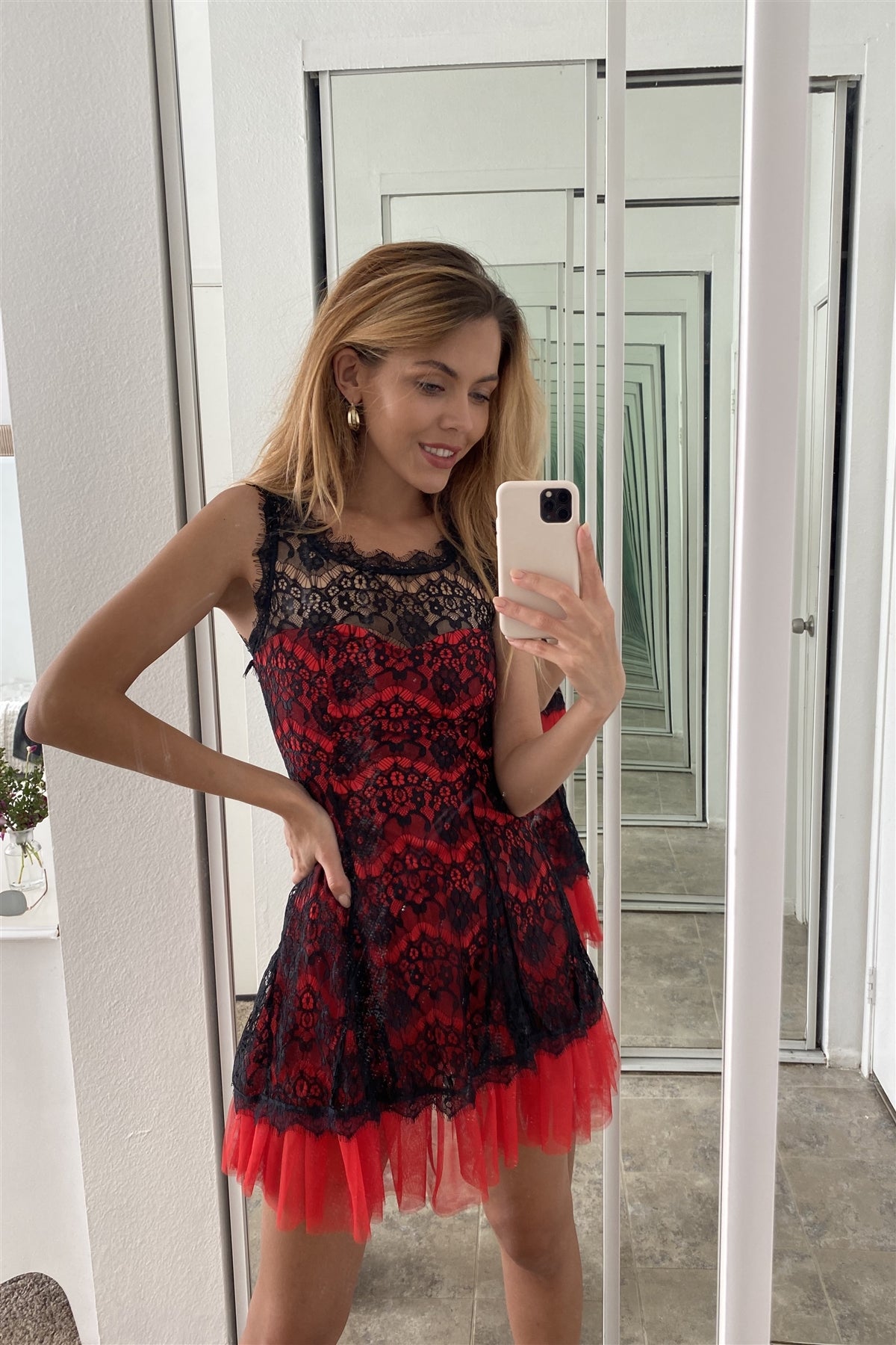 Black Red Lace Contrast Tulle Hem Mini Dress