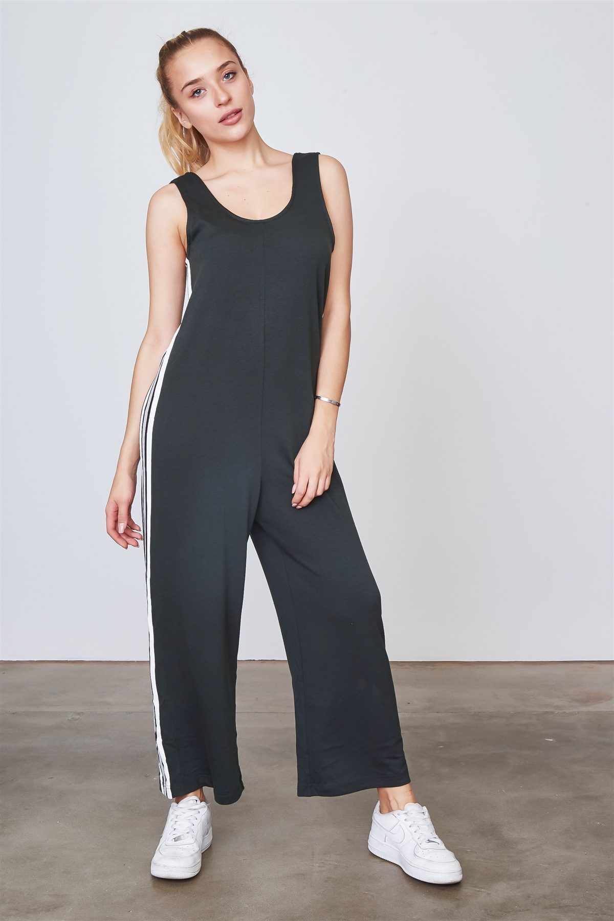Ladies fashion side stripe contrast sleeveless jumpsuit
