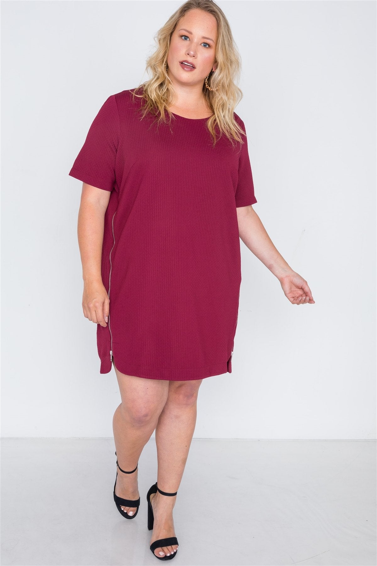 Plus Size Burgundy Textured Short Sleeve Dress