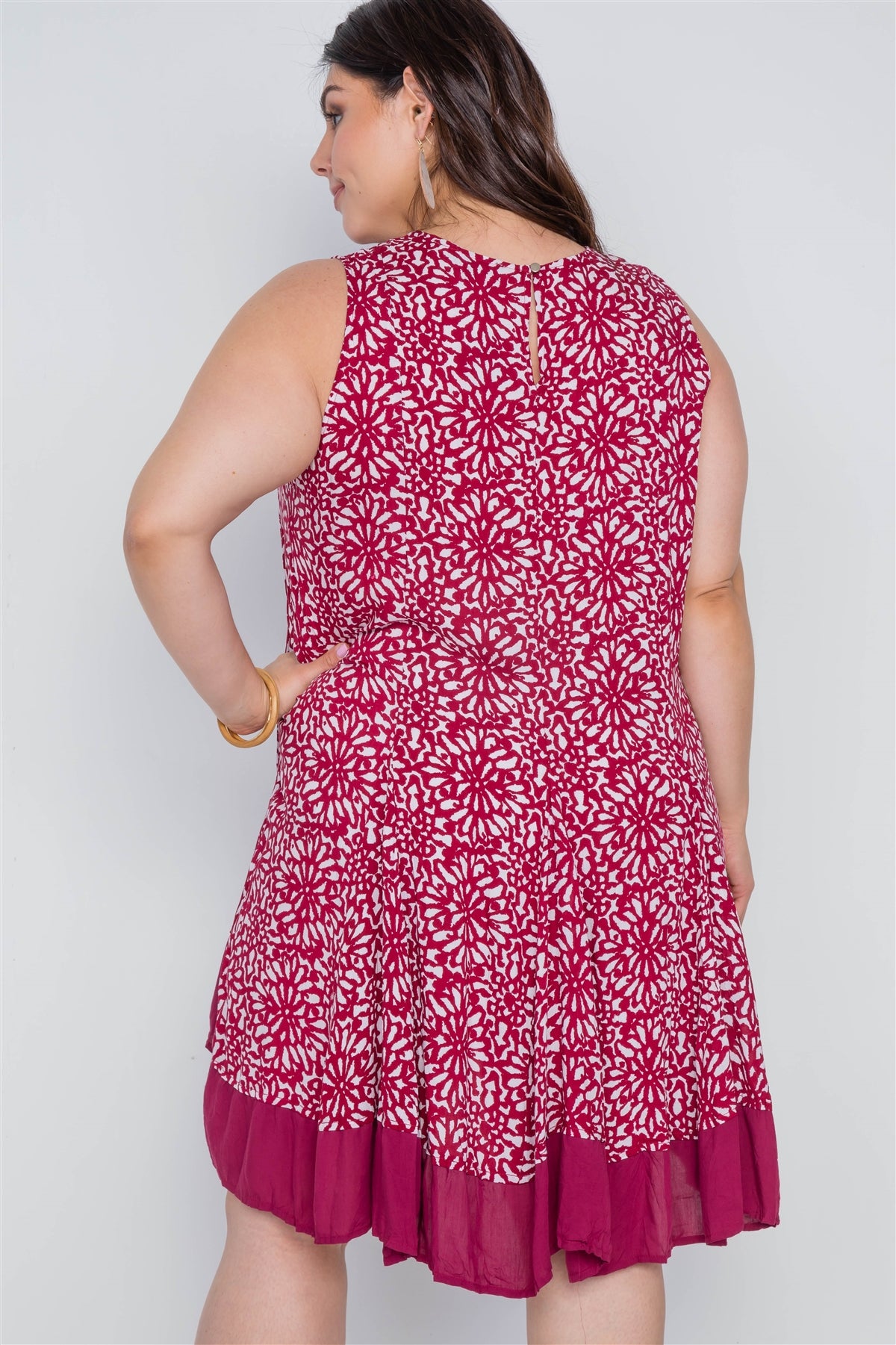 Plus Size Red White Floral Sleeveless Boho Dress-Runs one size smaller-1XL will fit sizes L and XL