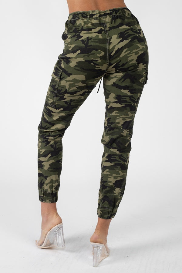 Camo Print Cargo Ankle Pants