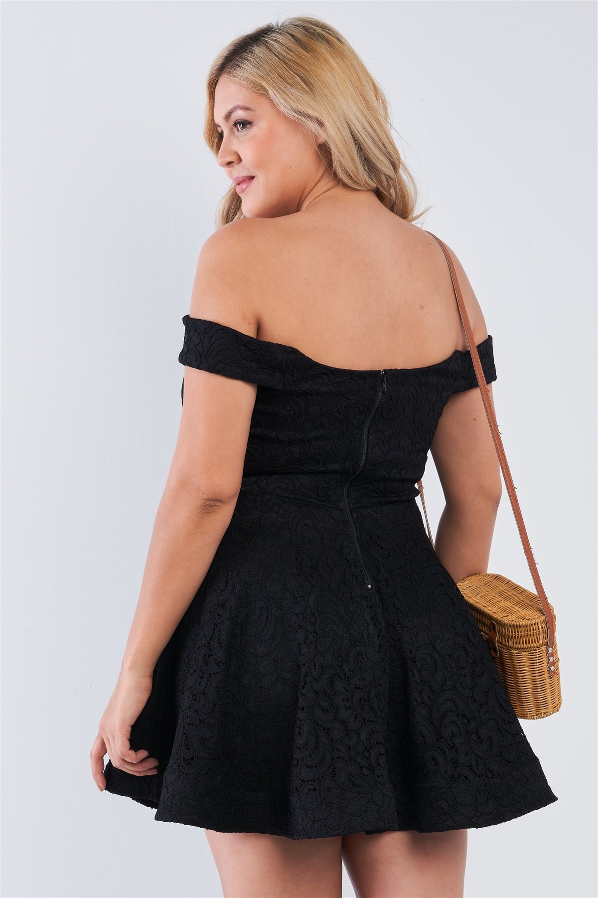 Plus Size Floral Lace V-neck Off The Shoulder Mini Flare Dress