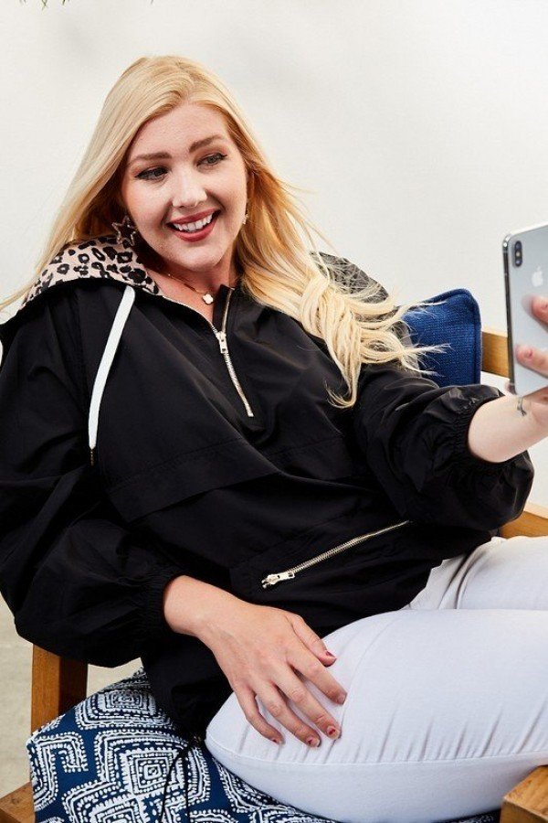 Plus Size Solid Pullover With Leopard Contrast Inside Windbreaker